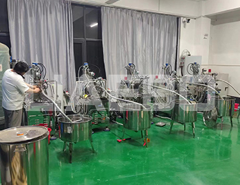 臨沂某新材料有限公司 4臺5L砂磨機(jī)調(diào)試成功